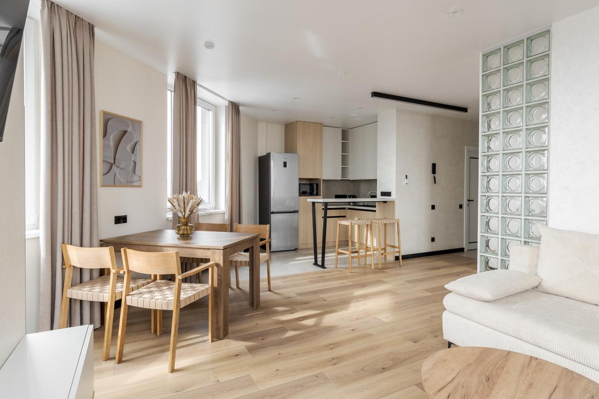 77 Views Apartments By Inshi Lviv Exterior photo