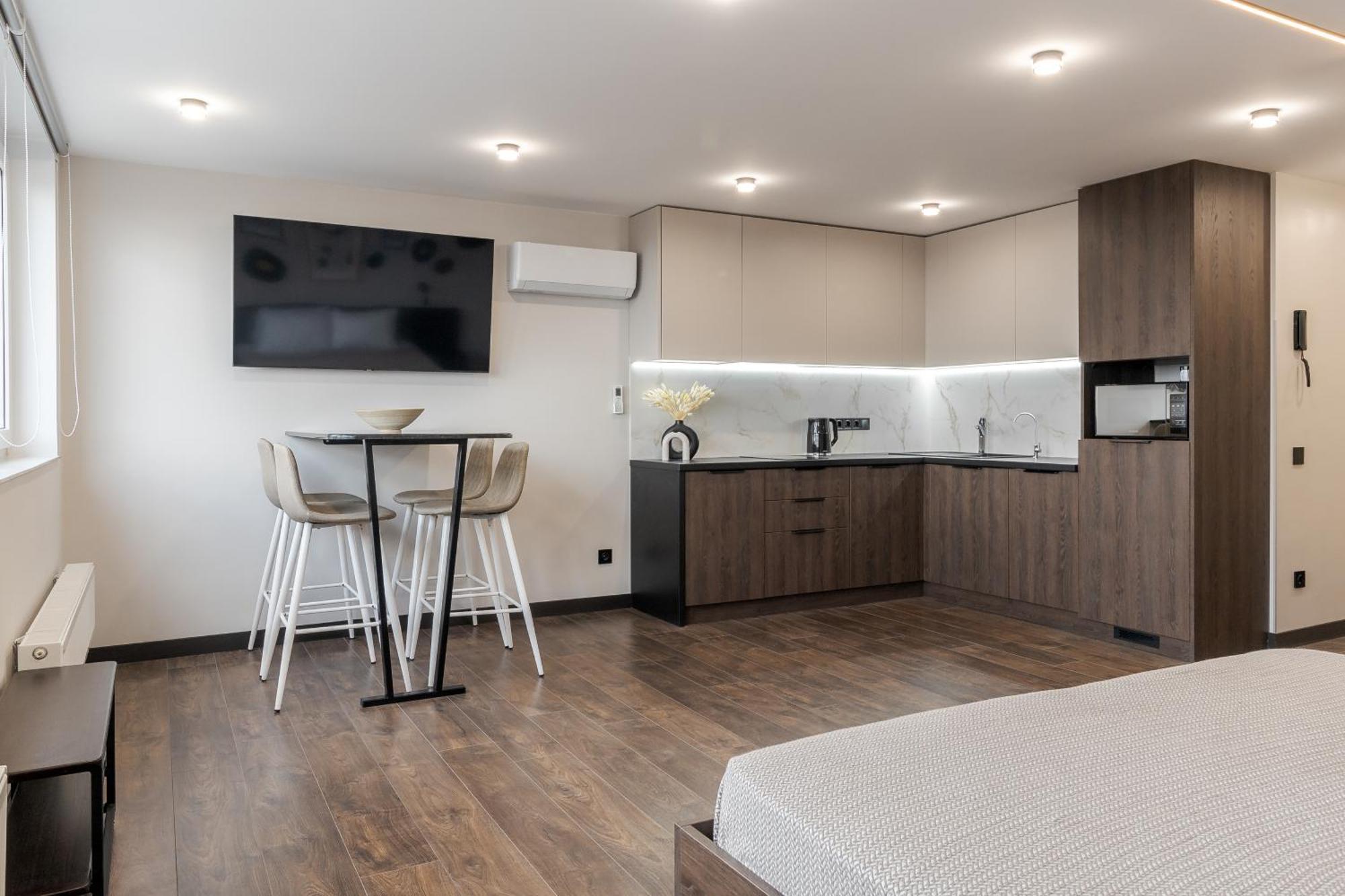 77 Views Apartments By Inshi Lviv Exterior photo