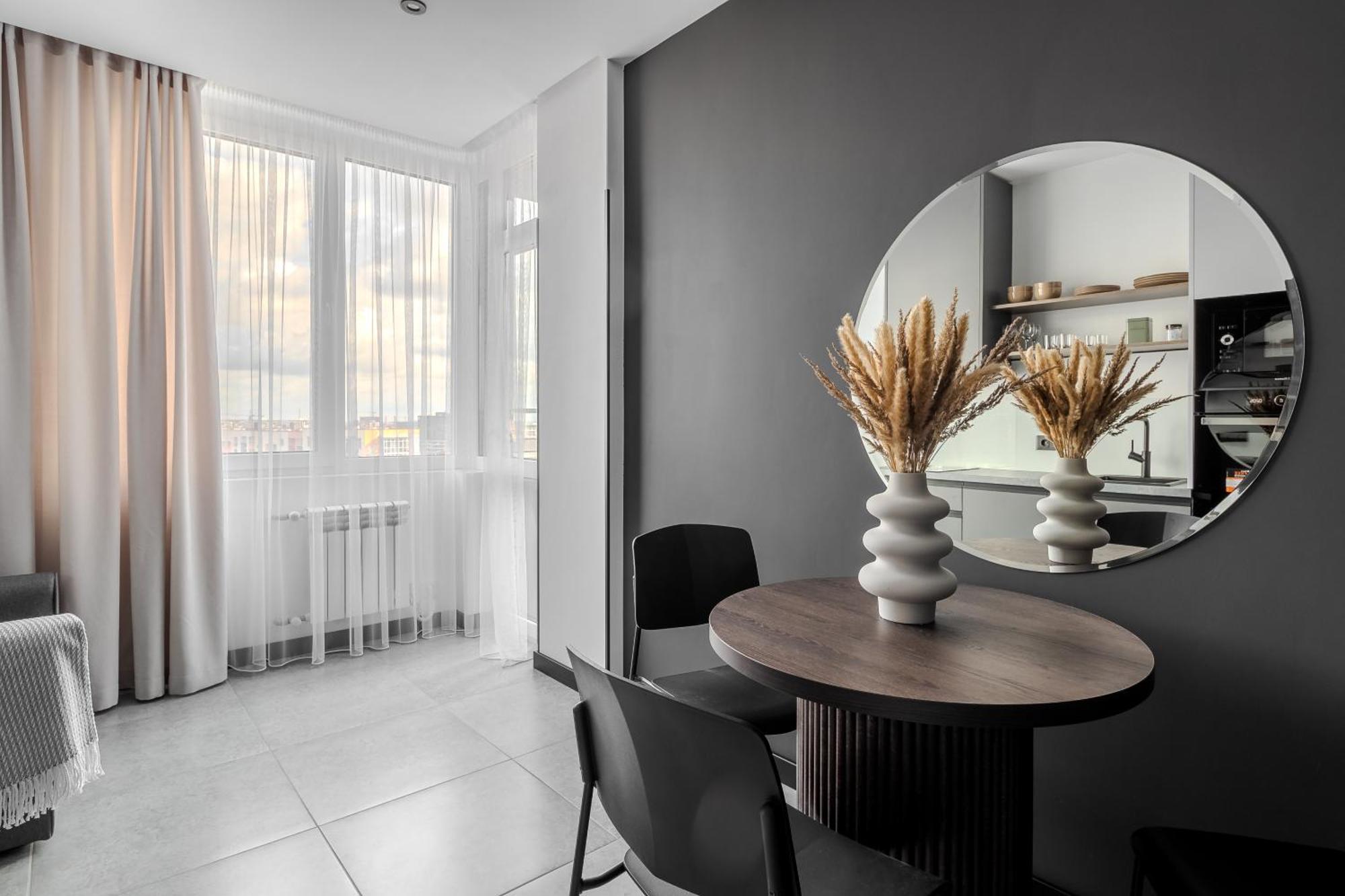 77 Views Apartments By Inshi Lviv Exterior photo